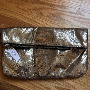 🌸Victoria’s Secret Fold Over Clutch